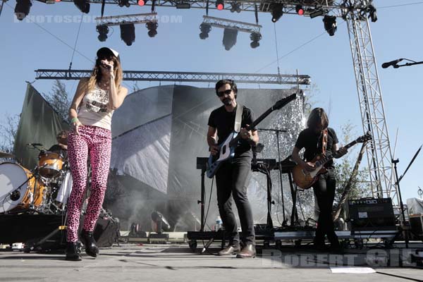 LOU DOILLON - 2019-05-31 - NIMES - Paloma - Flamingo - 